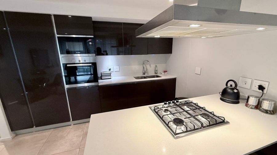 To Let 1 Bedroom Property for Rent in Green Point Western Cape